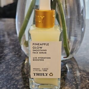 TRULY Pineapple Glow Face Serum